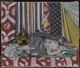 Odalisque i grå culottes