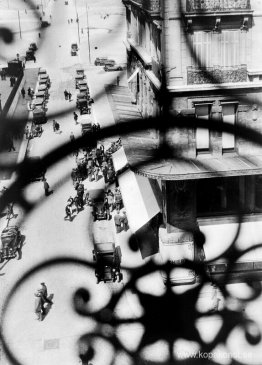 La Canebière Street, Marseille – Utsikt genom balkonggallret