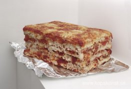 Une part de lasagne al forno à emporter