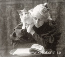 Amelia Van Buren med Cat